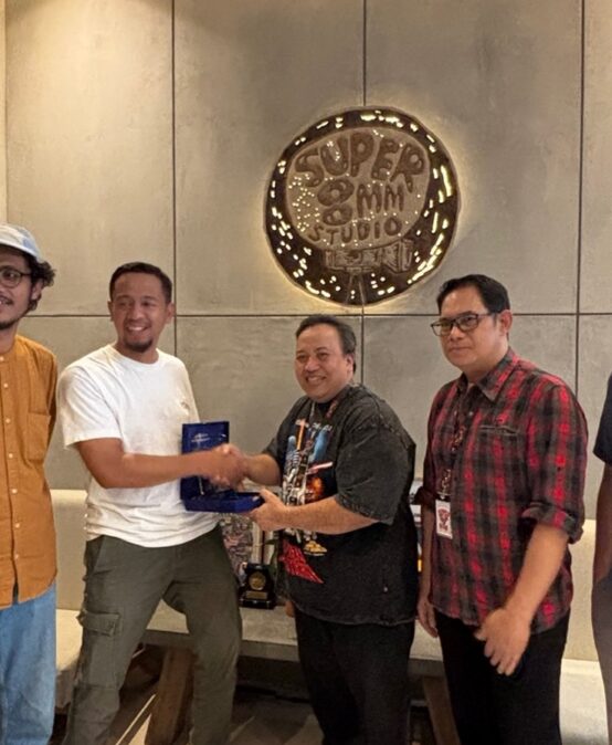 Belajar Langsung dari Ahlinya, Mahasiswa Film & Animasi Telkom University Kunjungi Super 8mm Studio