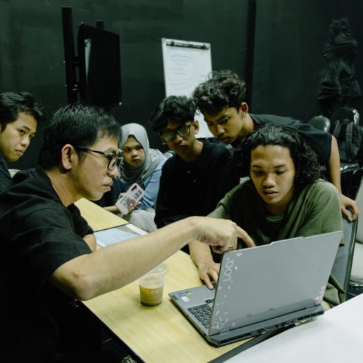 Day 2 ACTOUR Jadi Ruang Asistensi, Pitching, dan Apresiasi Karya Mahasiswa Lighting Technique